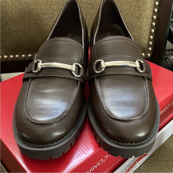 Marc fisher brown loafers size 8.5 - Picture 2 of 3